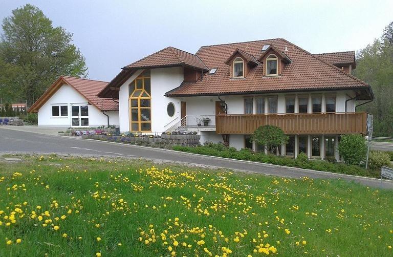 Dzt-Schwarzwaldhotel Garni Unterkirnach Exterior photo