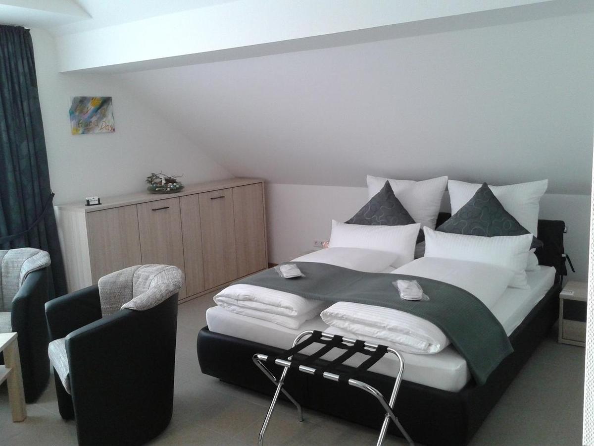 Dzt-Schwarzwaldhotel Garni Unterkirnach Room photo
