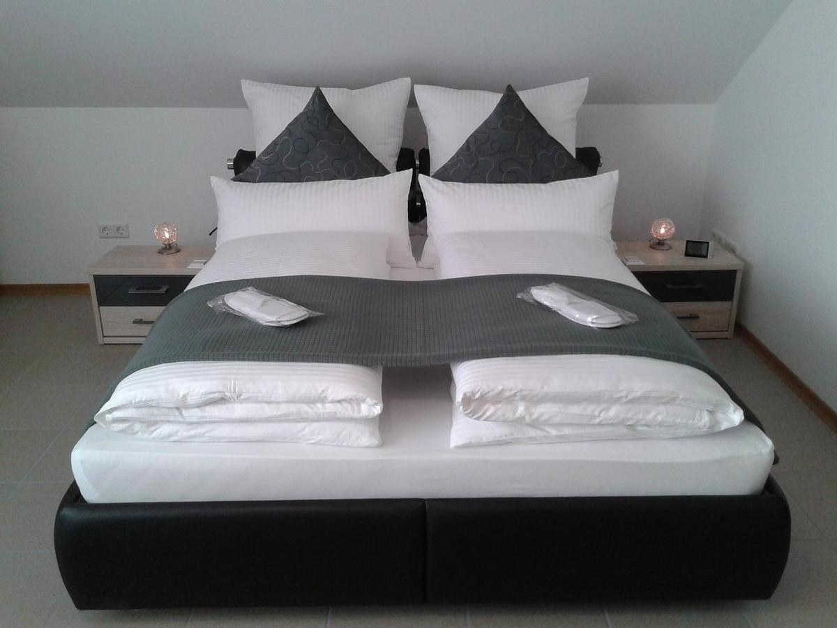 Dzt-Schwarzwaldhotel Garni Unterkirnach Room photo